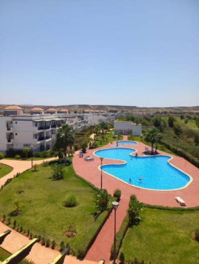 bel appartement avec piscine